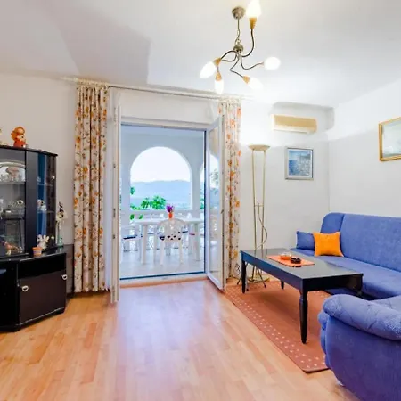 Ljubo * トロギール